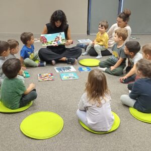 La Biblioteca Guillem de Berguedà inicia el curs amb una oferta completa de clubs de lectura per a infants i adults