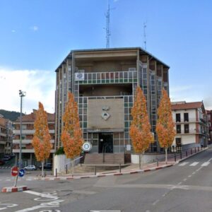 arbresajuntament Puig-reig inicia la plantació de 47 arbres nous per reforçar el verd urbà