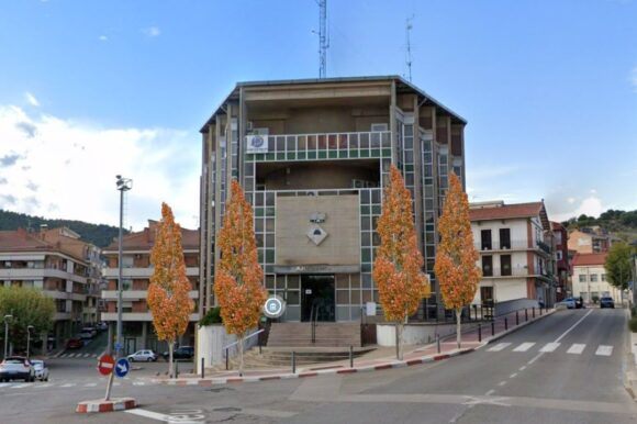 arbresajuntament Puig-reig inicia la plantació de 47 arbres nous per reforçar el verd urbà