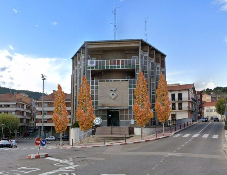 arbresajuntament Puig-reig inicia la plantació de 47 arbres nous per reforçar el verd urbà