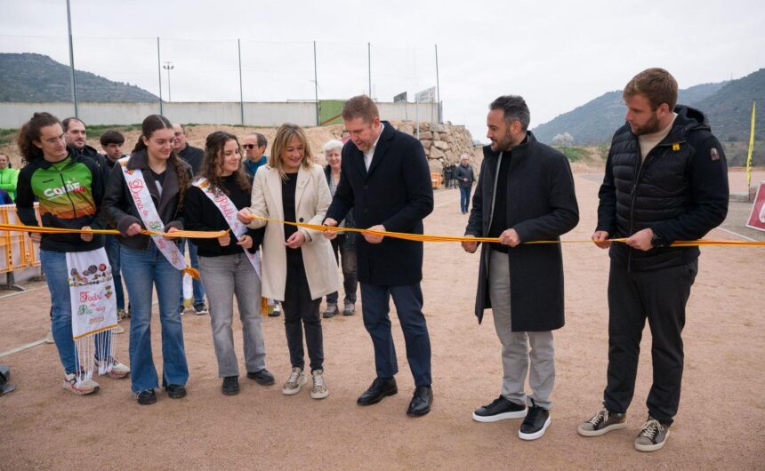 Puig-reig inaugura la primera pista d’atletisme de mides oficials del Berguedà