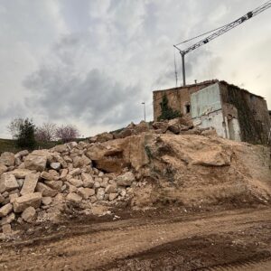 Cal Sastre de la Costa L’Ajuntament de Puig-reig inicia les obres de consolidació estructural de l’edifici històric de Cal Sastre de la Costa