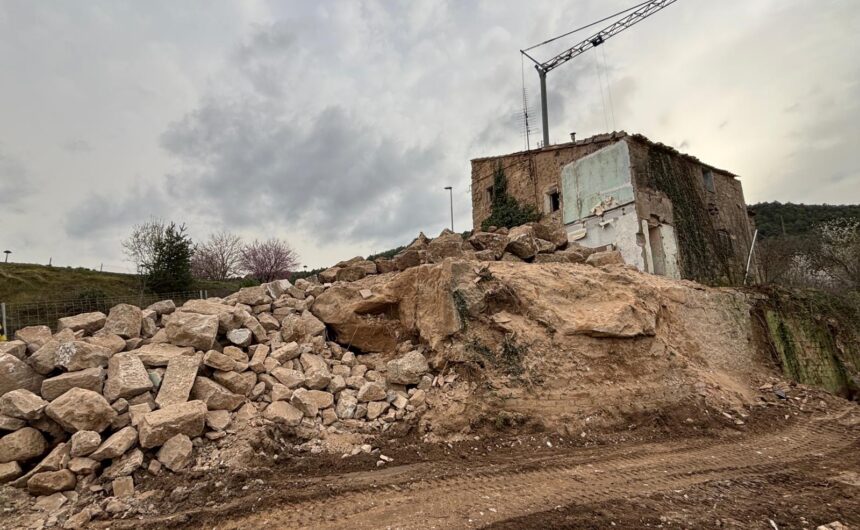 L’Ajuntament de Puig-reig inicia les obres de consolidació estructural de l’edifici històric de Cal Sastre de la Costa