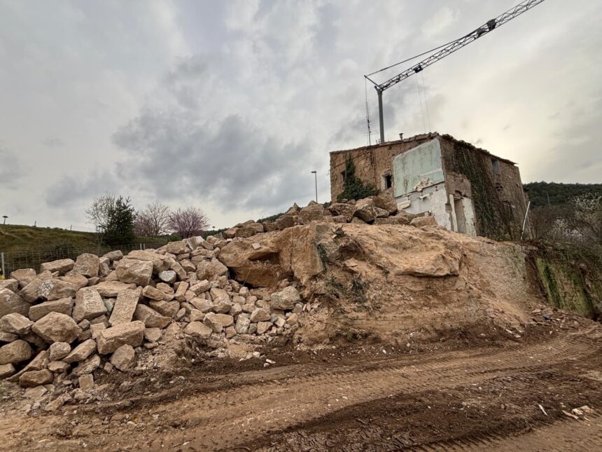 L’Ajuntament de Puig-reig inicia les obres de consolidació estructural de l’edifici històric de Cal Sastre de la Costa
