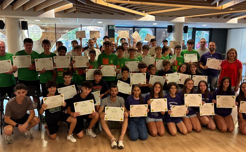 Puig-reig reconeix els equips de futbol i bàsquet pels seus èxits i ascensos de categoria
