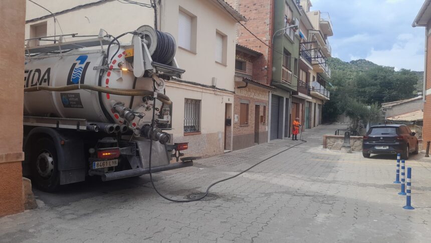 L’Ajuntament de Puig-reig neteja i revisa tots els embornals del municipi per prevenir efectes per pluges