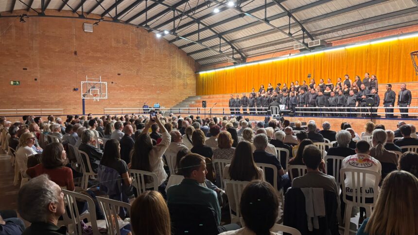 El concert dels UST Singers aplega 200 persones en la cloenda de la 46a edició del Festival de Cant Coral de Puig-reig