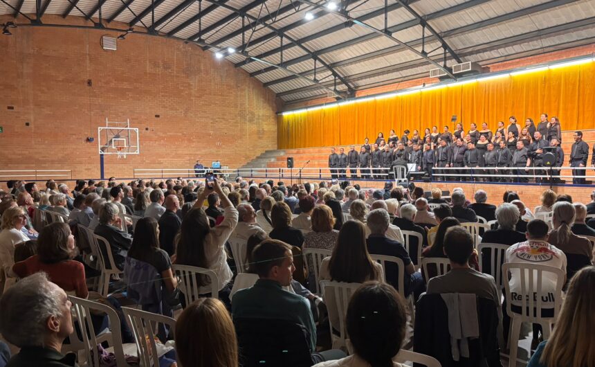 El concert dels UST Singers aplega 200 persones en la cloenda de la 46a edició del Festival de Cant Coral de Puig-reig
