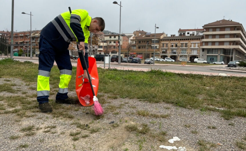 IMG_2790 Puig-reig recupera la figura de l’escombriaire per garantir una millor neteja del municipi